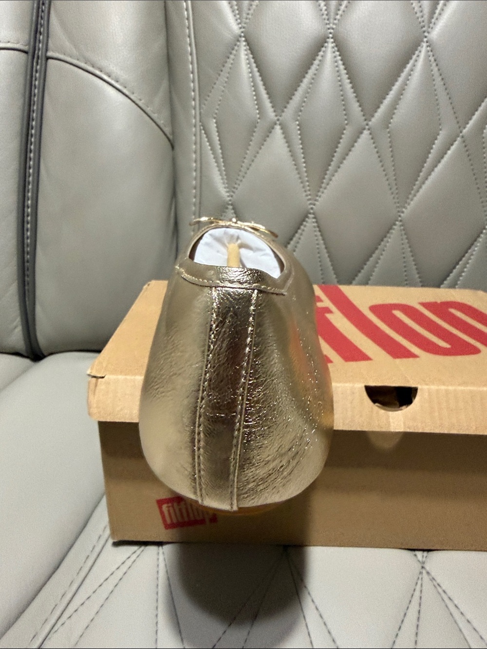 Fitflop y DELICATO BOW Gold Metallic Ballet Flats with Bow Trim - Picture 9 of 13